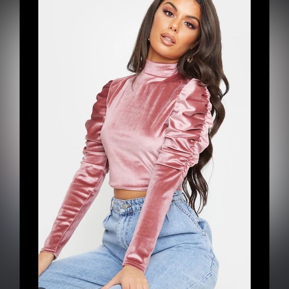 PrettyLittleThing Tops - Long sleeve velvet crop